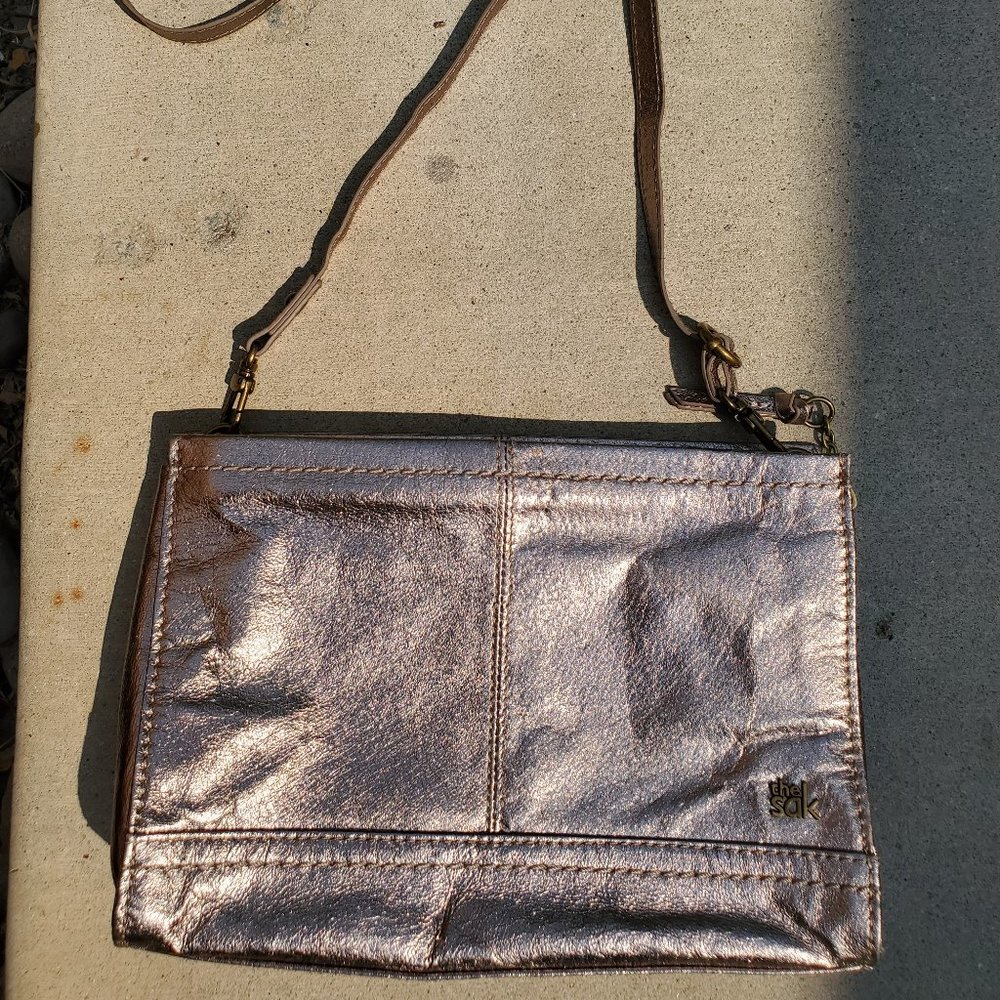The Sak Leather Metallic Crossbody Purse Handbag w/Removable Shoulder Straps